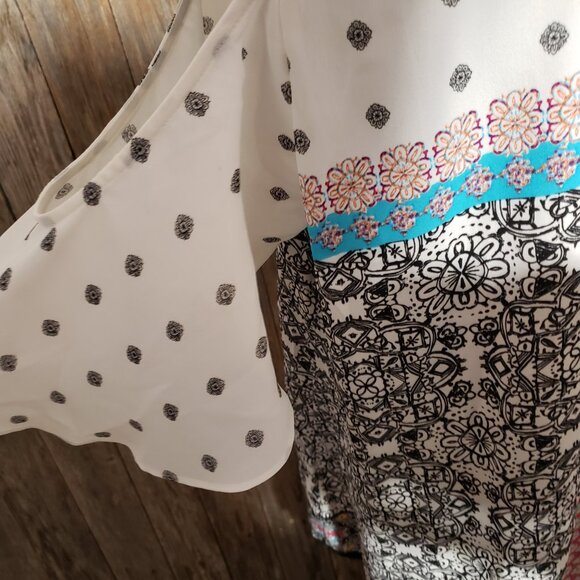DR2 Top Blouse XL White Mosaic Medallion Cold Shoulder Flutter Sleeve Paisley - Picture 5 of 7